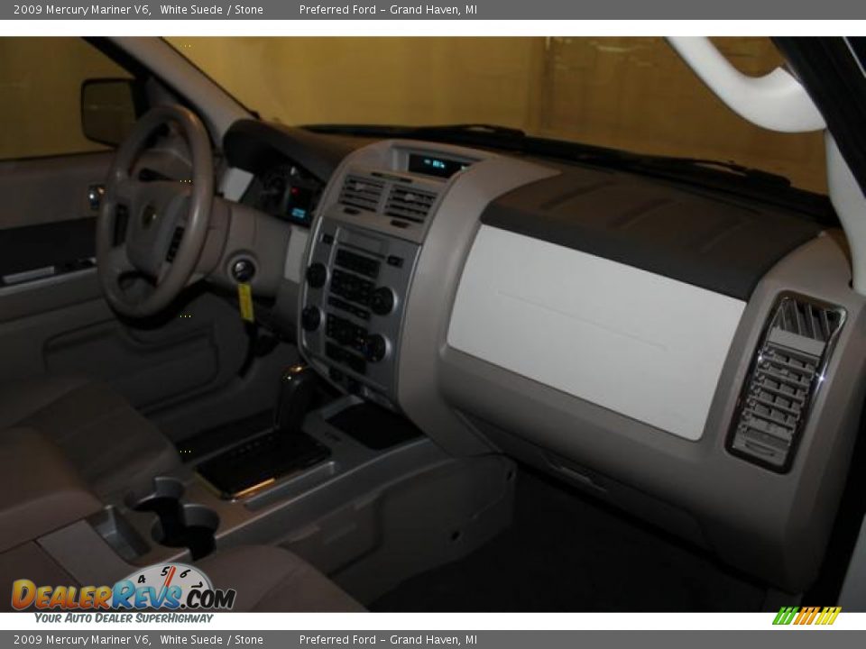 2009 Mercury Mariner V6 White Suede / Stone Photo #26