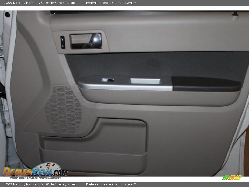 2009 Mercury Mariner V6 White Suede / Stone Photo #29
