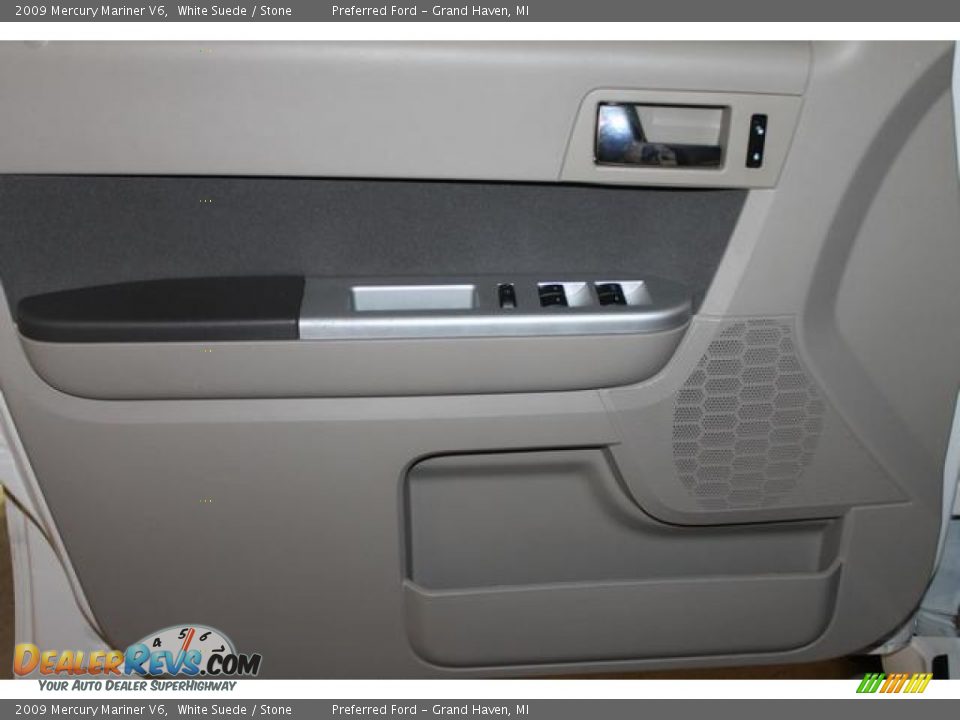 2009 Mercury Mariner V6 White Suede / Stone Photo #30