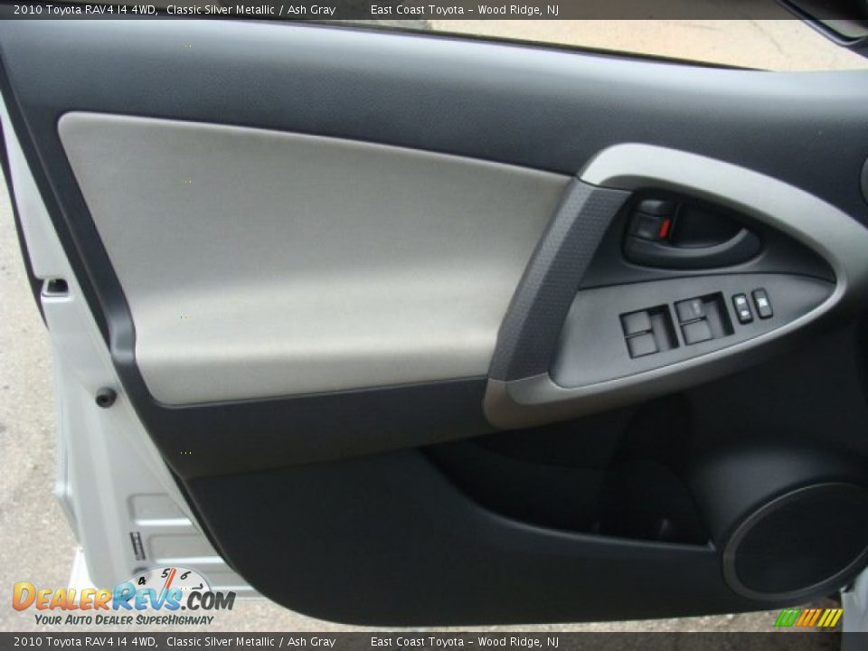 2010 Toyota RAV4 I4 4WD Classic Silver Metallic / Ash Gray Photo #6