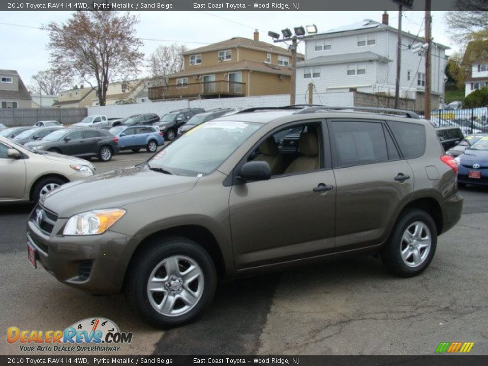 Front 3/4 View of 2010 Toyota RAV4 I4 4WD Photo #3