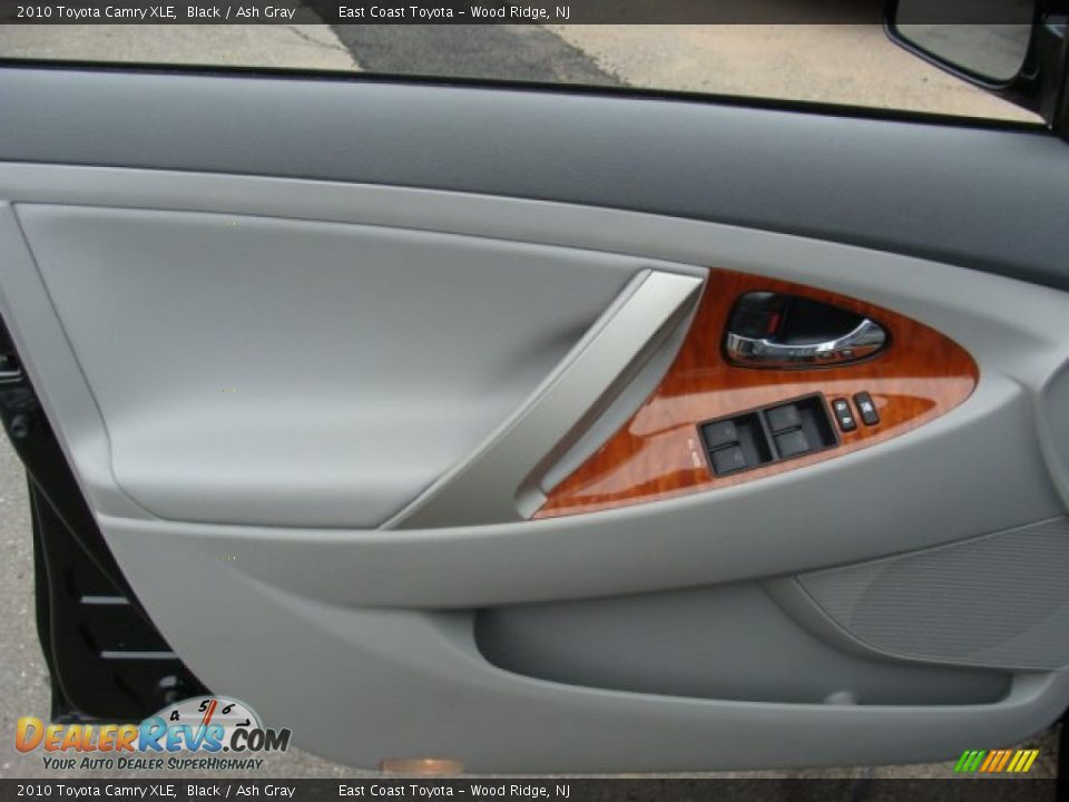 2010 Toyota Camry XLE Black / Ash Gray Photo #6