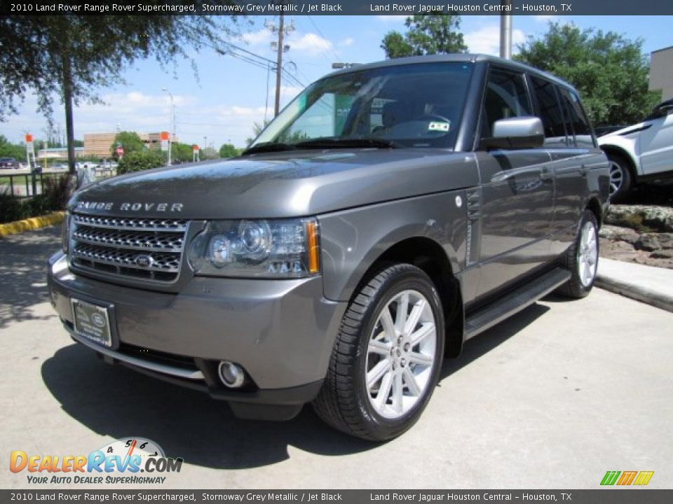 Front 3/4 View of 2010 Land Rover Range Rover Supercharged Photo #5
