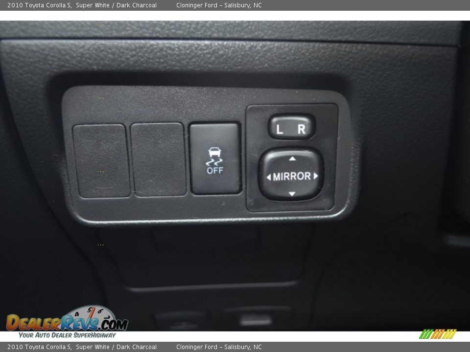2010 Toyota Corolla S Super White / Dark Charcoal Photo #22