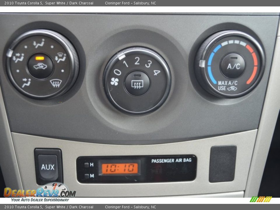 2010 Toyota Corolla S Super White / Dark Charcoal Photo #27