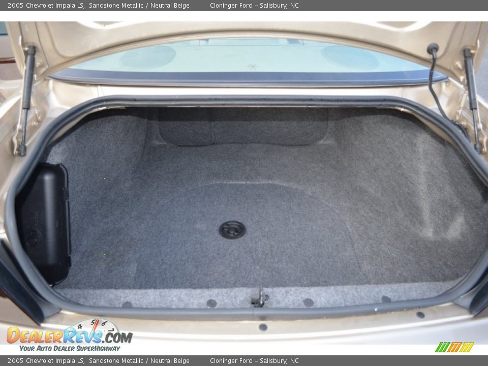 2005 Chevrolet Impala LS Sandstone Metallic / Neutral Beige Photo #13