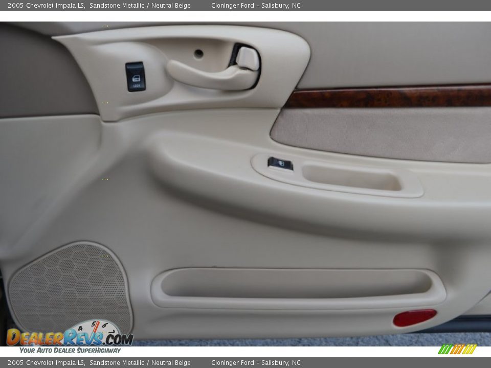 2005 Chevrolet Impala LS Sandstone Metallic / Neutral Beige Photo #17