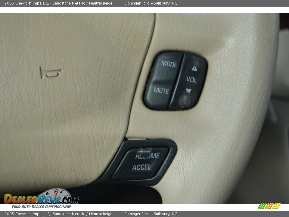 2005 Chevrolet Impala LS Sandstone Metallic / Neutral Beige Photo #24