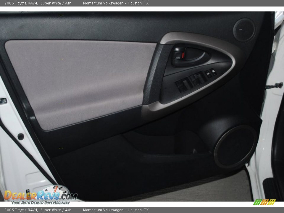 2006 Toyota RAV4 Super White / Ash Photo #9