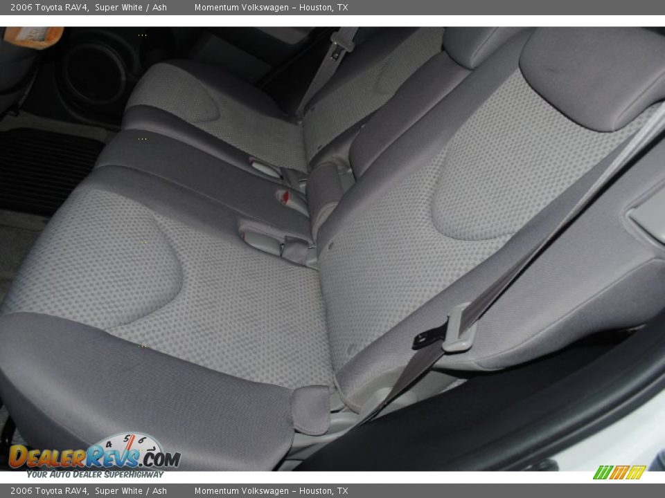 2006 Toyota RAV4 Super White / Ash Photo #19