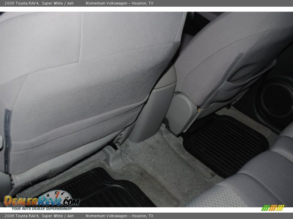 2006 Toyota RAV4 Super White / Ash Photo #20