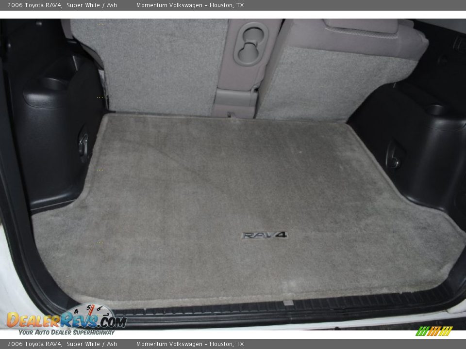 2006 Toyota RAV4 Super White / Ash Photo #22