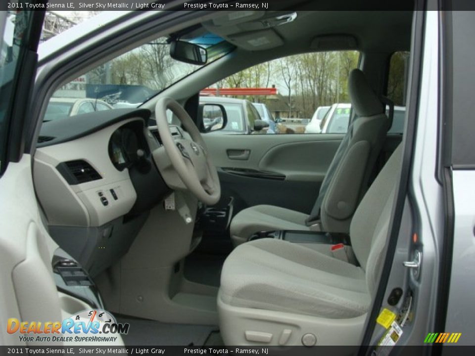 2011 Toyota Sienna LE Silver Sky Metallic / Light Gray Photo #7