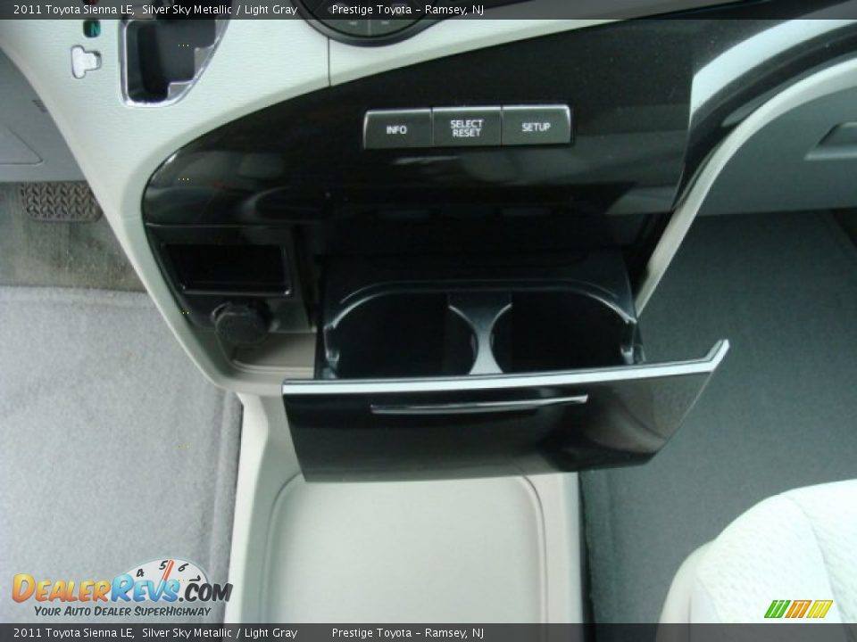 2011 Toyota Sienna LE Silver Sky Metallic / Light Gray Photo #11