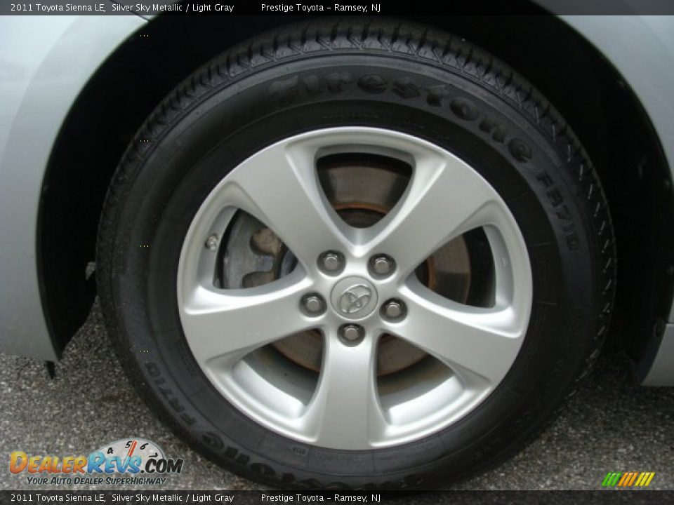2011 Toyota Sienna LE Silver Sky Metallic / Light Gray Photo #13