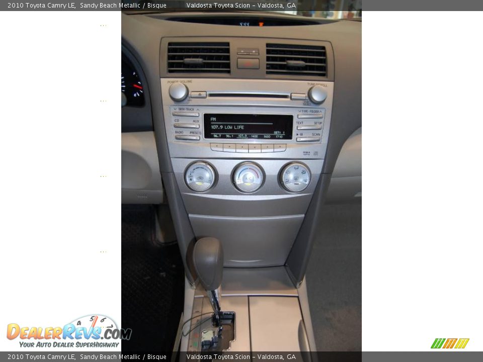 2010 Toyota Camry LE Sandy Beach Metallic / Bisque Photo #15