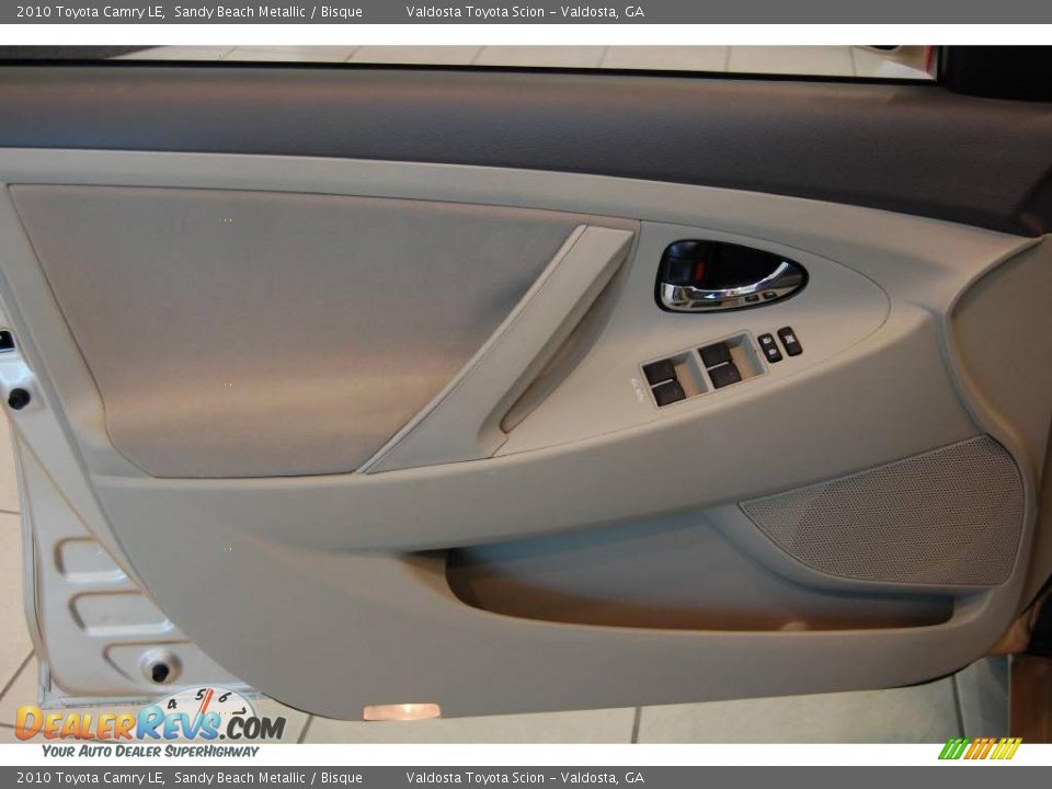 2010 Toyota Camry LE Sandy Beach Metallic / Bisque Photo #20