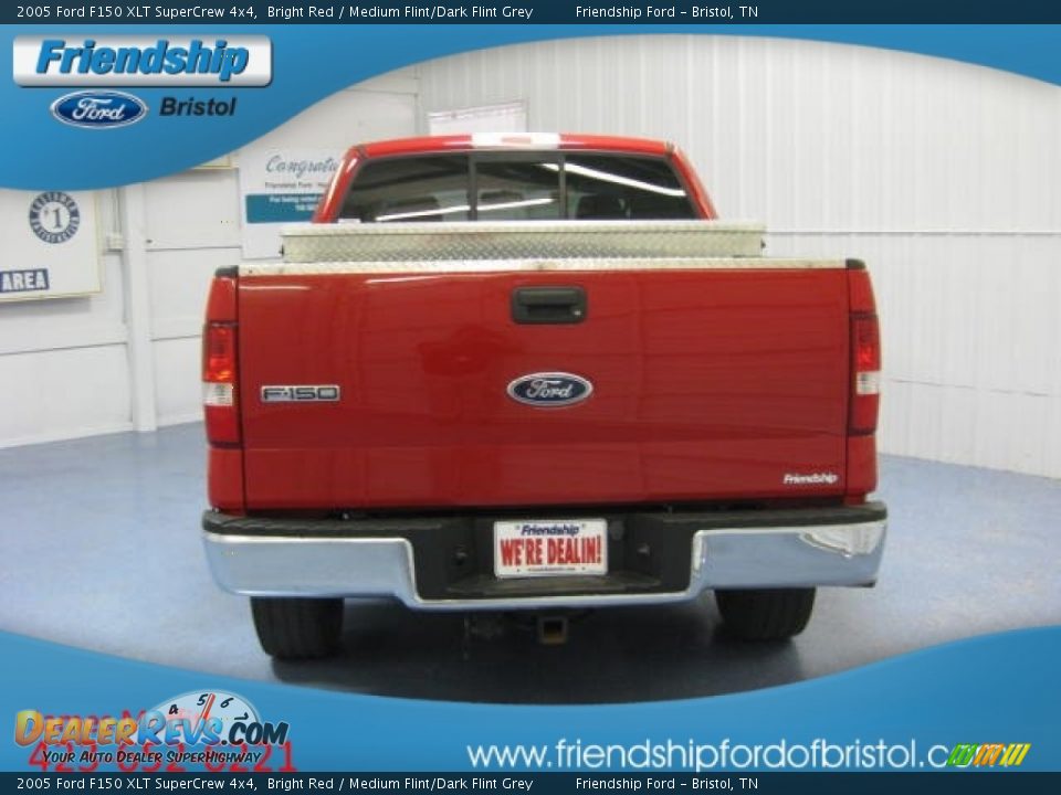 2005 Ford F150 XLT SuperCrew 4x4 Bright Red / Medium Flint/Dark Flint Grey Photo #4
