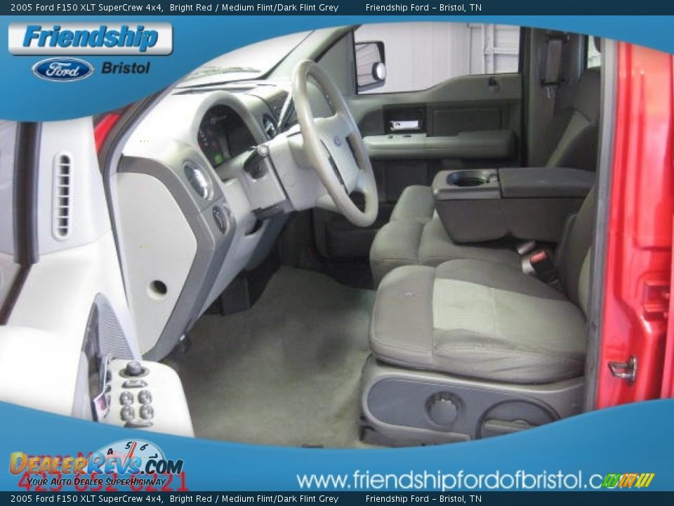 2005 Ford F150 XLT SuperCrew 4x4 Bright Red / Medium Flint/Dark Flint Grey Photo #8