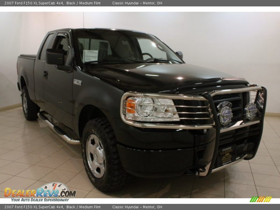 2007 Ford F150 XL SuperCab 4x4 Black / Medium Flint Photo #1