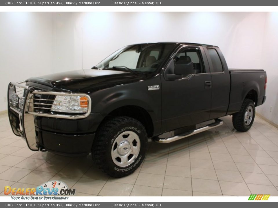 2007 Ford F150 XL SuperCab 4x4 Black / Medium Flint Photo #3