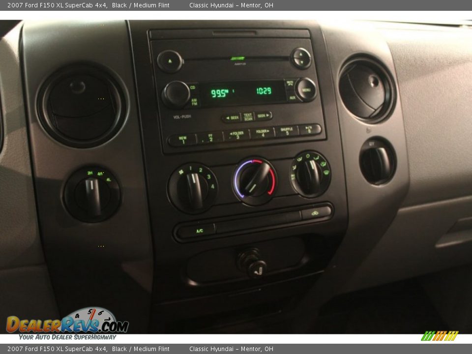 2007 Ford F150 XL SuperCab 4x4 Black / Medium Flint Photo #8
