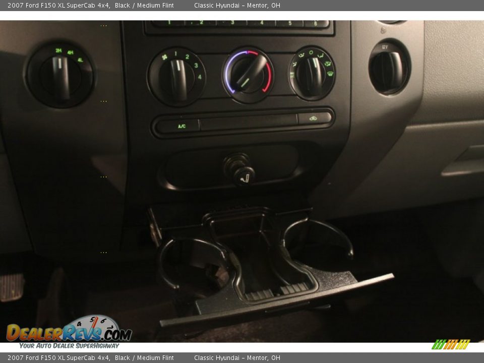 2007 Ford F150 XL SuperCab 4x4 Black / Medium Flint Photo #9