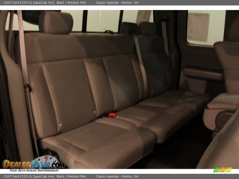 2007 Ford F150 XL SuperCab 4x4 Black / Medium Flint Photo #11