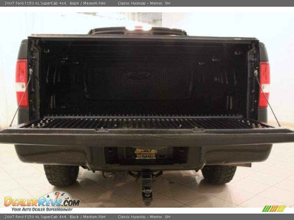 2007 Ford F150 XL SuperCab 4x4 Black / Medium Flint Photo #13