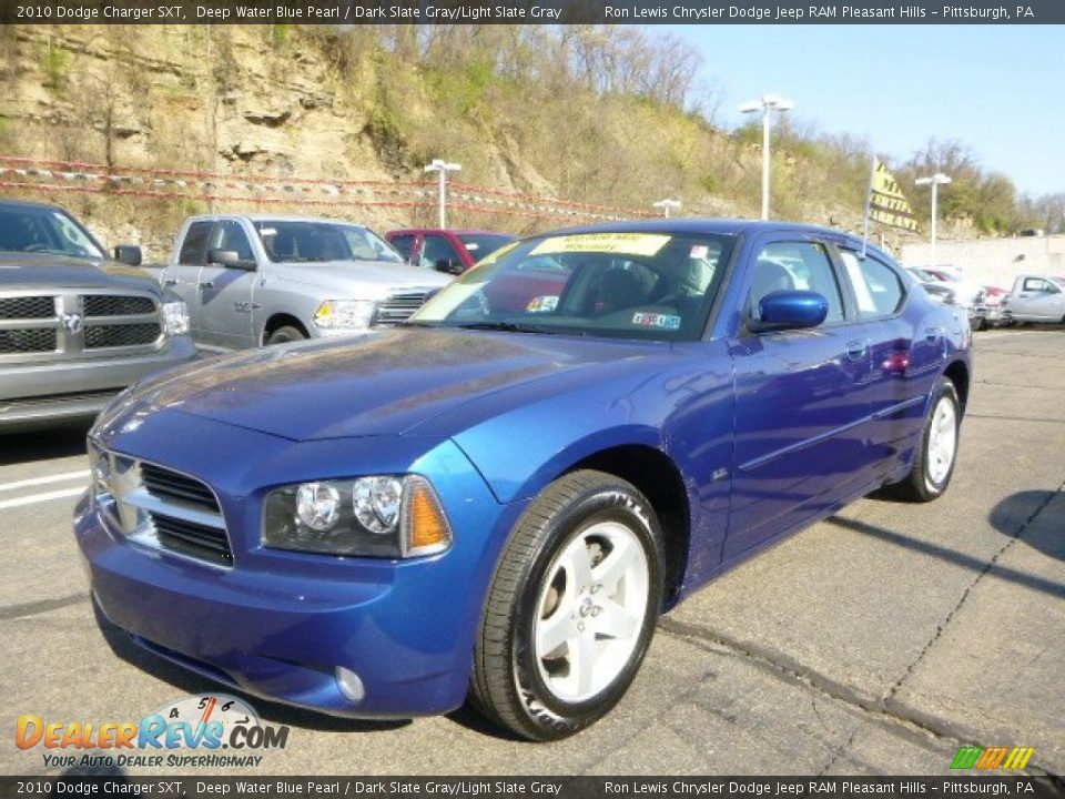 Front 3/4 View of 2010 Dodge Charger SXT Photo #1