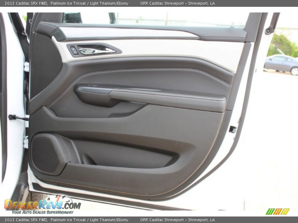2013 Cadillac SRX FWD Platinum Ice Tricoat / Light Titanium/Ebony Photo #17