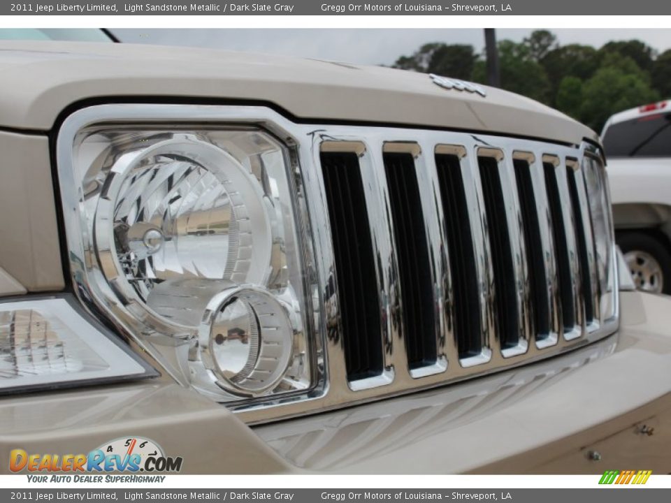 2011 Jeep Liberty Limited Light Sandstone Metallic / Dark Slate Gray Photo #9