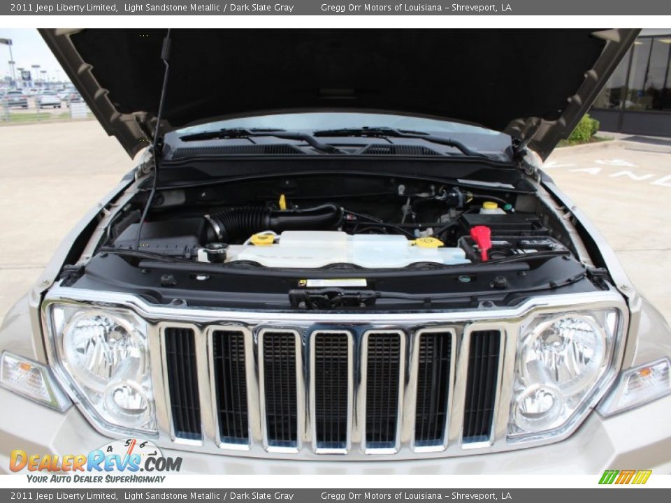 2011 Jeep Liberty Limited Light Sandstone Metallic / Dark Slate Gray Photo #10