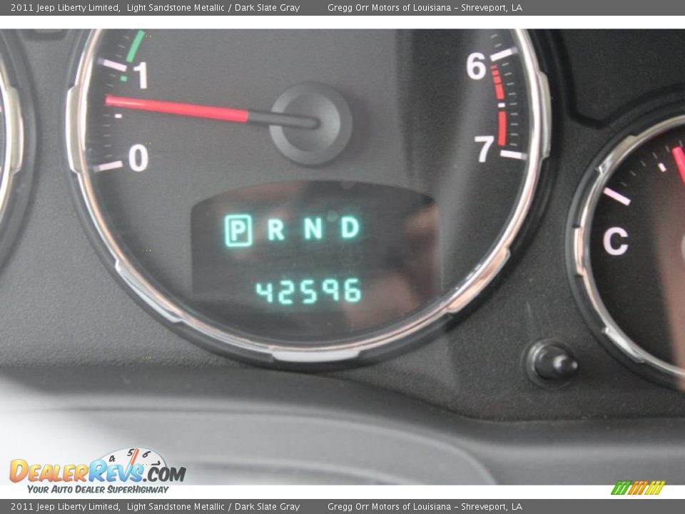 2011 Jeep Liberty Limited Light Sandstone Metallic / Dark Slate Gray Photo #31