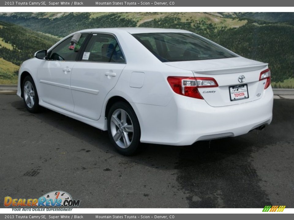 2013 Toyota Camry SE Super White / Black Photo #2