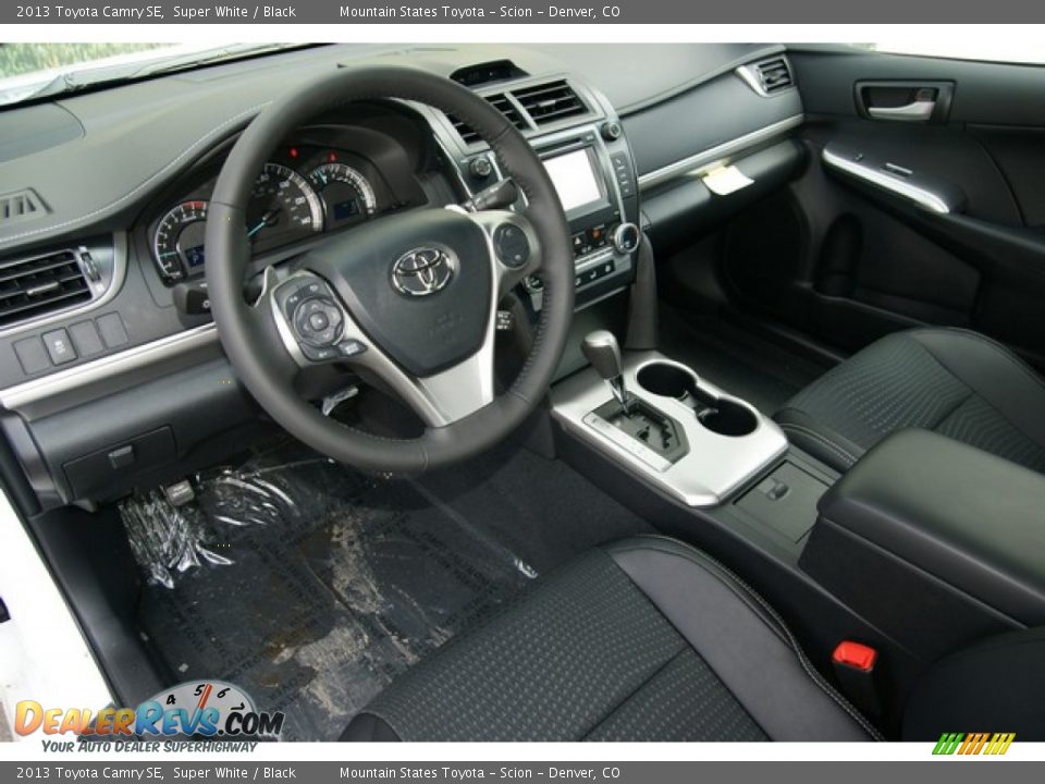 2013 Toyota Camry SE Super White / Black Photo #5