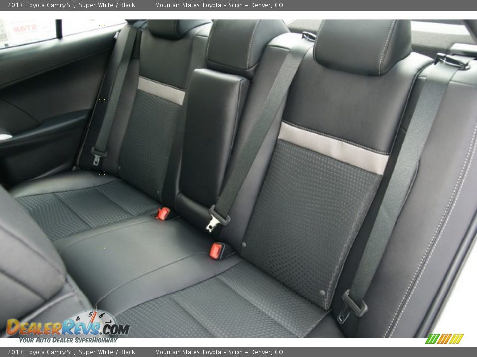 2013 Toyota Camry SE Super White / Black Photo #7