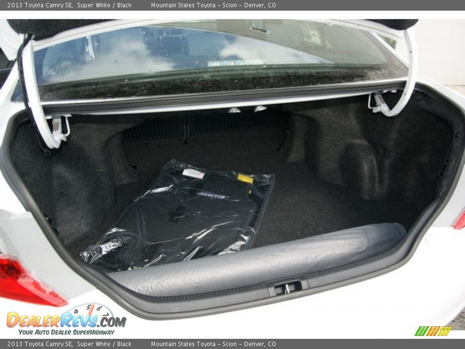 2013 Toyota Camry SE Super White / Black Photo #8