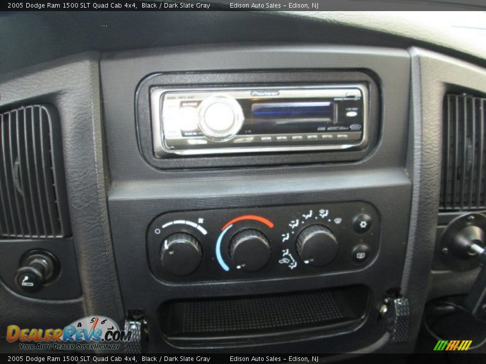 2005 Dodge Ram 1500 SLT Quad Cab 4x4 Black / Dark Slate Gray Photo #20