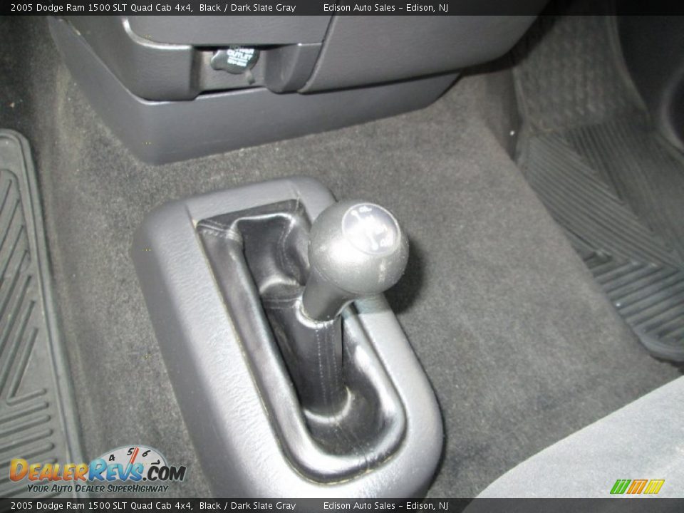 2005 Dodge Ram 1500 SLT Quad Cab 4x4 Black / Dark Slate Gray Photo #21