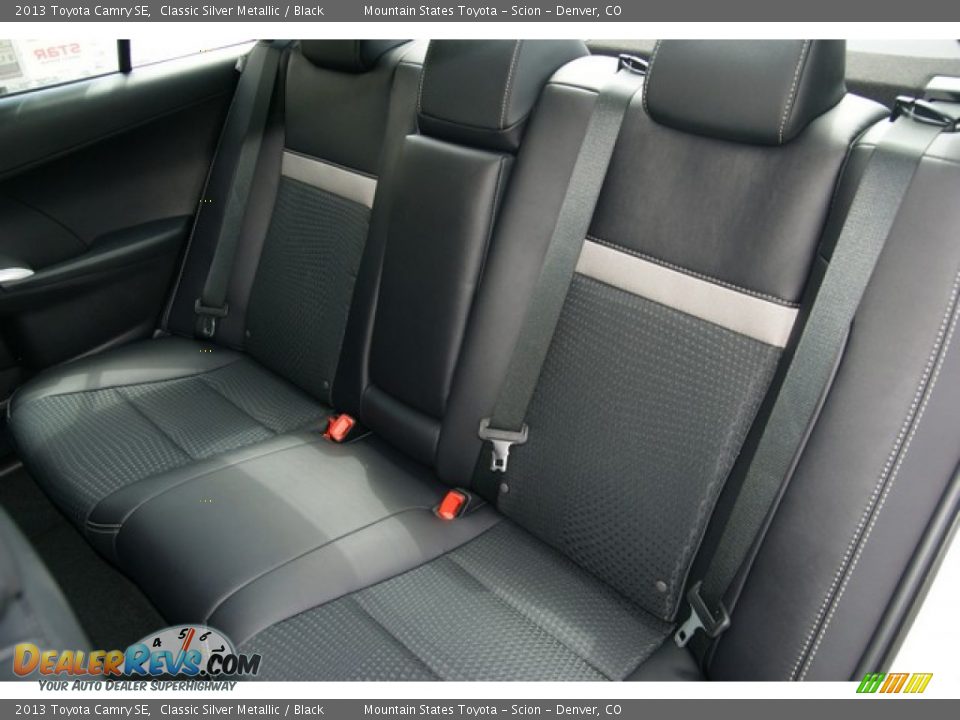 2013 Toyota Camry SE Classic Silver Metallic / Black Photo #7