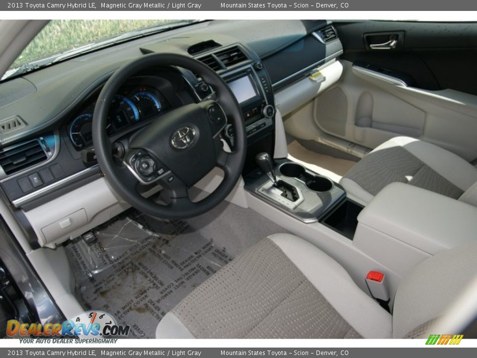 2013 Toyota Camry Hybrid LE Magnetic Gray Metallic / Light Gray Photo #5