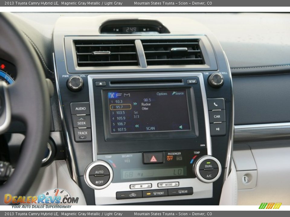 2013 Toyota Camry Hybrid LE Magnetic Gray Metallic / Light Gray Photo #6