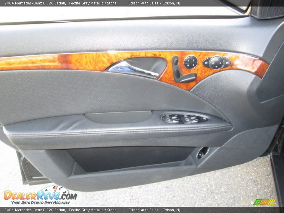 Door Panel of 2004 Mercedes-Benz E 320 Sedan Photo #28