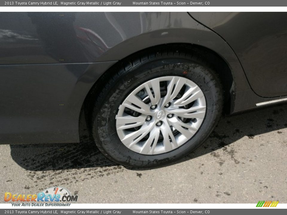 2013 Toyota Camry Hybrid LE Magnetic Gray Metallic / Light Gray Photo #9