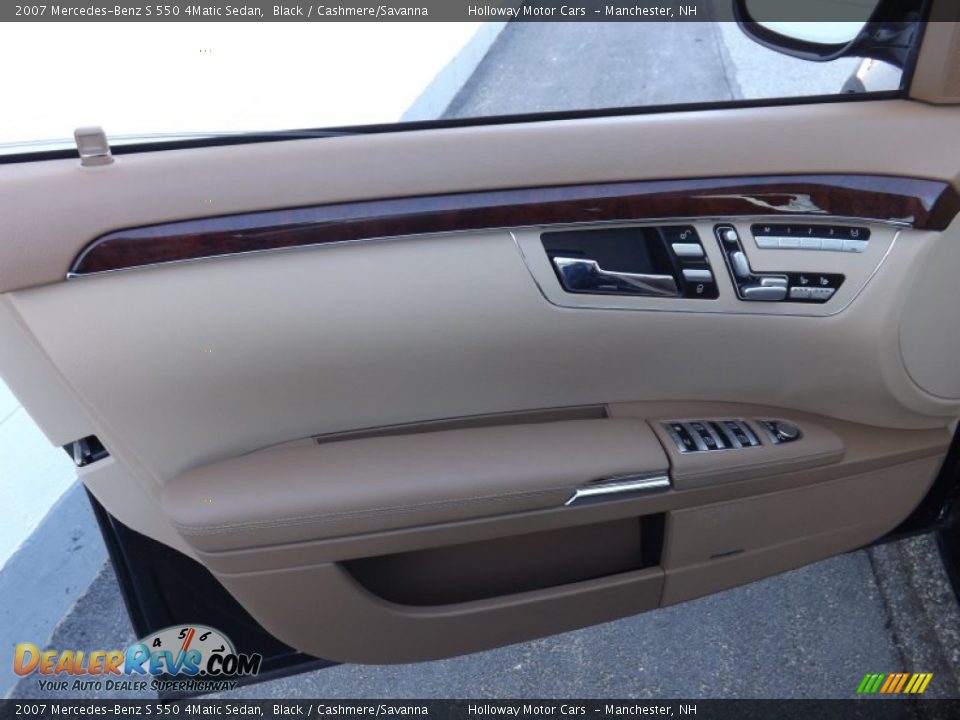 Door Panel of 2007 Mercedes-Benz S 550 4Matic Sedan Photo #12