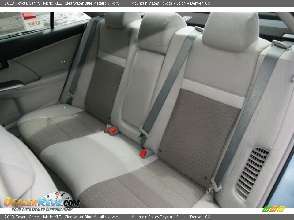 2013 Toyota Camry Hybrid XLE Clearwater Blue Metallic / Ivory Photo #7