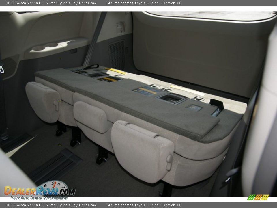 2013 Toyota Sienna LE Silver Sky Metallic / Light Gray Photo #8