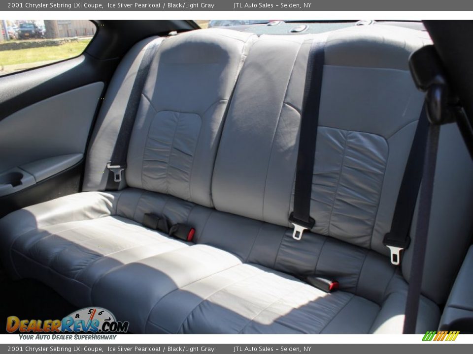 2001 Chrysler Sebring LXi Coupe Ice Silver Pearlcoat / Black/Light Gray Photo #17