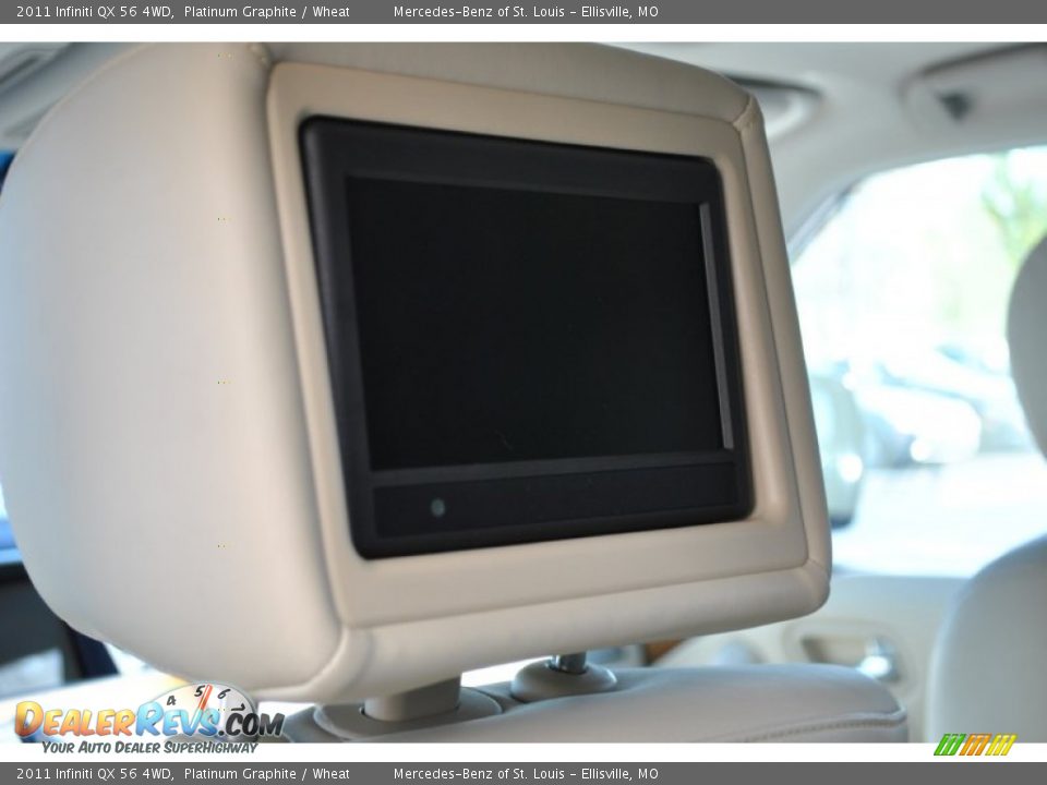 Entertainment System of 2011 Infiniti QX 56 4WD Photo #17